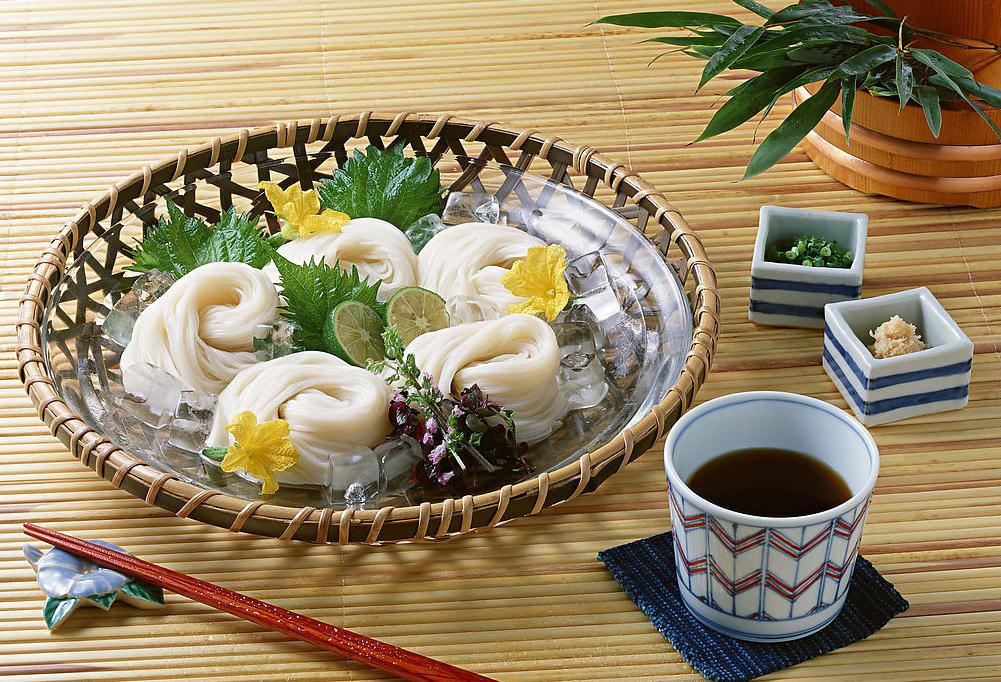 面對消費降級，餐飲品牌策劃公司教你如何經(jīng)營